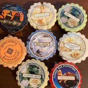 7 Yankee Candle Wax Tarts & a bonus. Discontinued & Current fragrances.